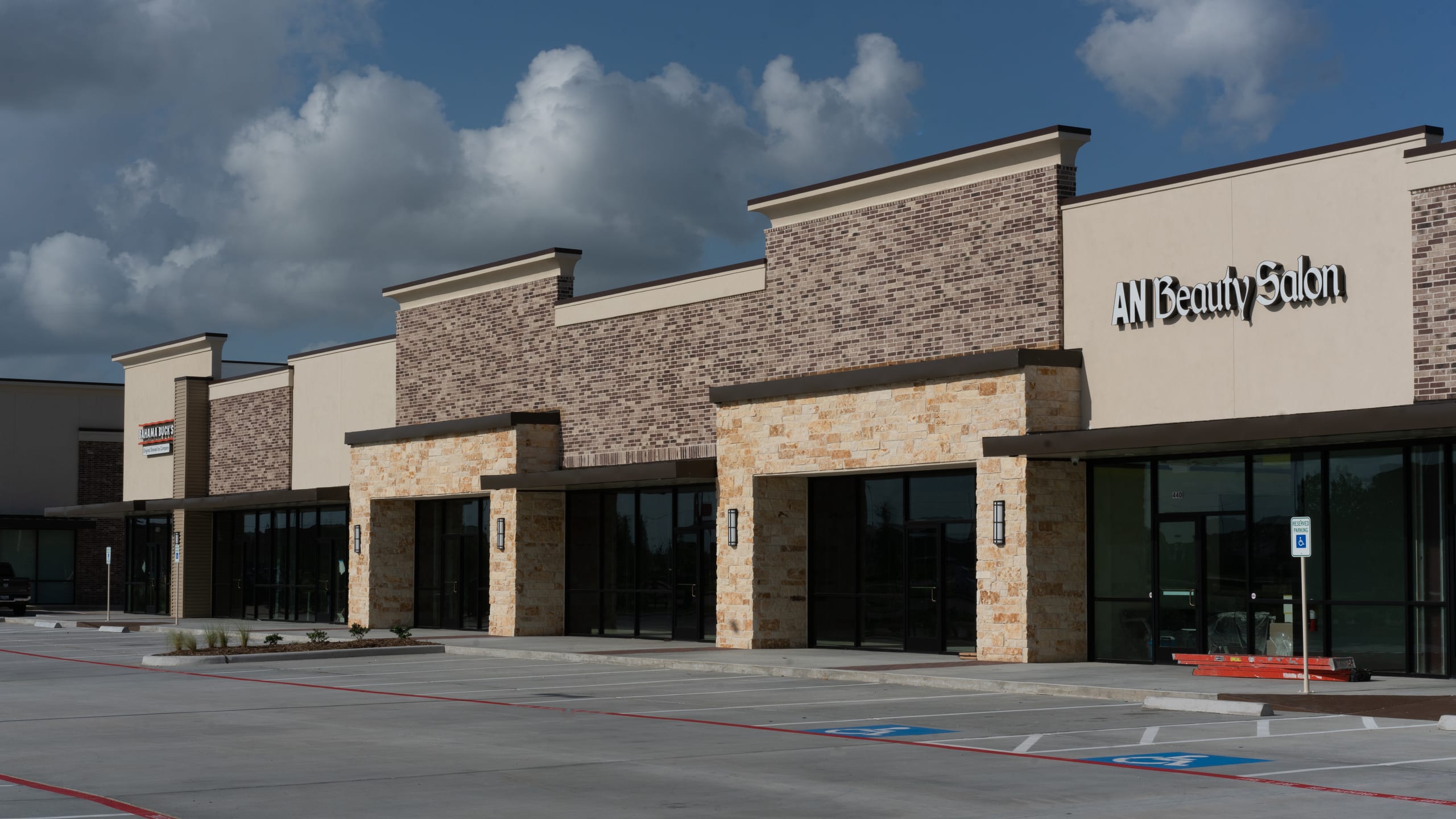 Shopping Center — image 3