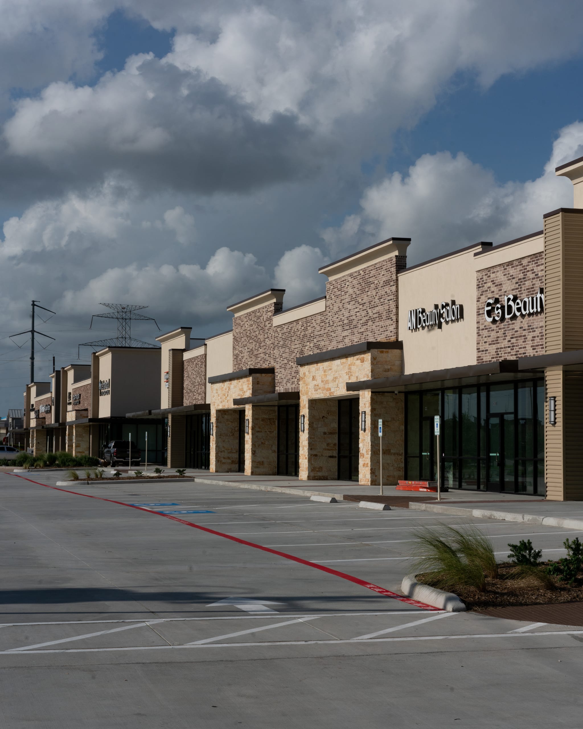 Shopping Center — image 4